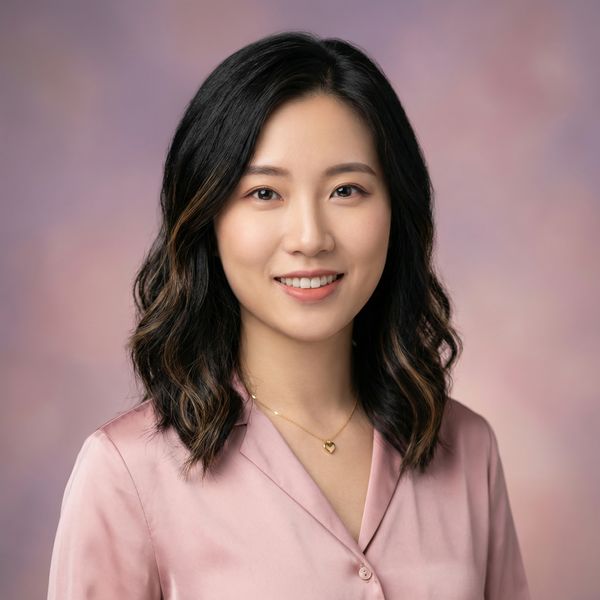 丝袜社区运营总监周暖暖